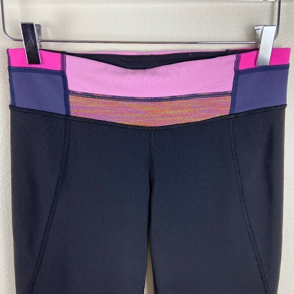 LULULEMON | Groove Crop Black Raspberry Pink 6  Reversible - Picture 3 of 8